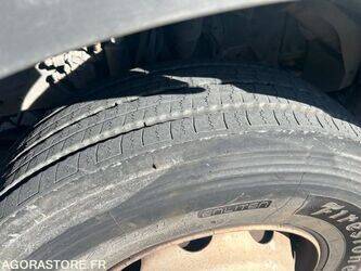 2009-renault-premium-1427937-45756024