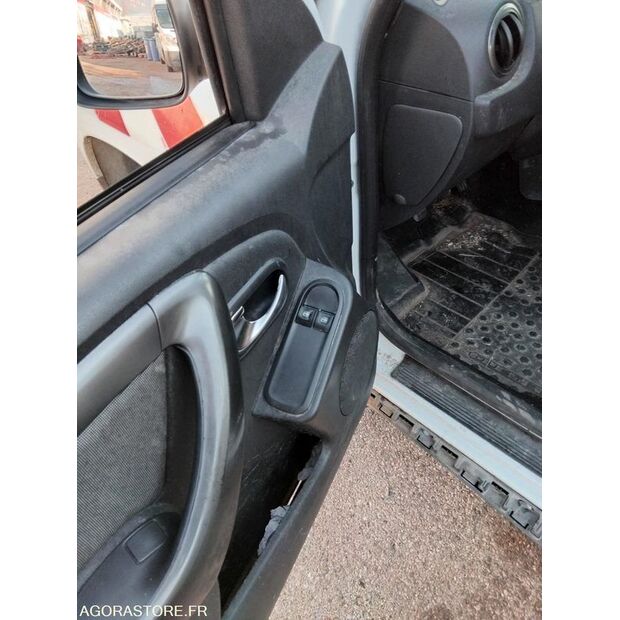 2017 Dacia DUSTER-45756038