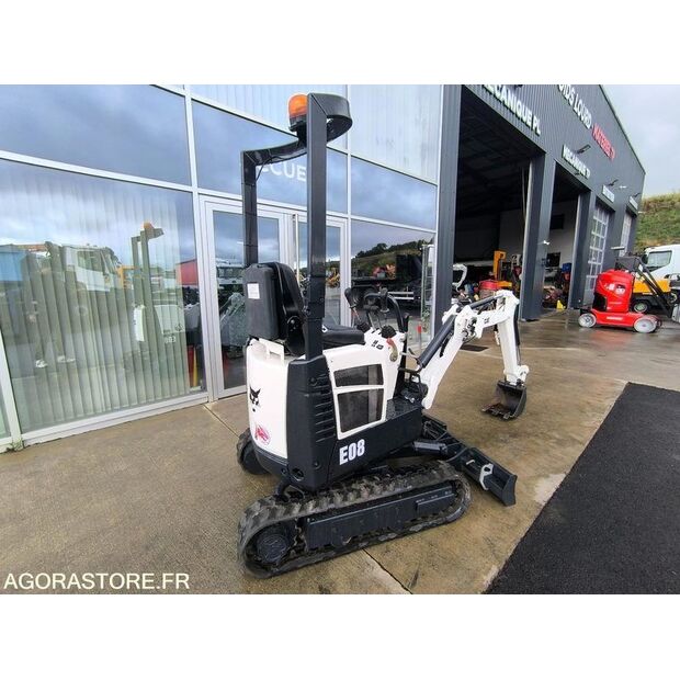 2018 بوبكات E08-45756205