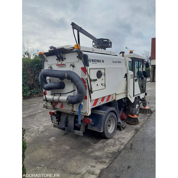 2014 سكاراب Minor-45756324