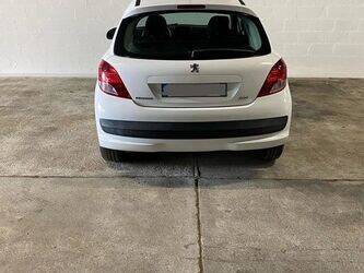 2010-peugeot-207-1427968-45756338