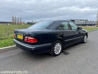 1999-mercedes-benz-e220-1427972-45756364