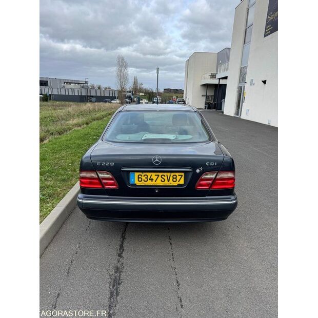 1999 Mercedes-Benz E220-45756367
