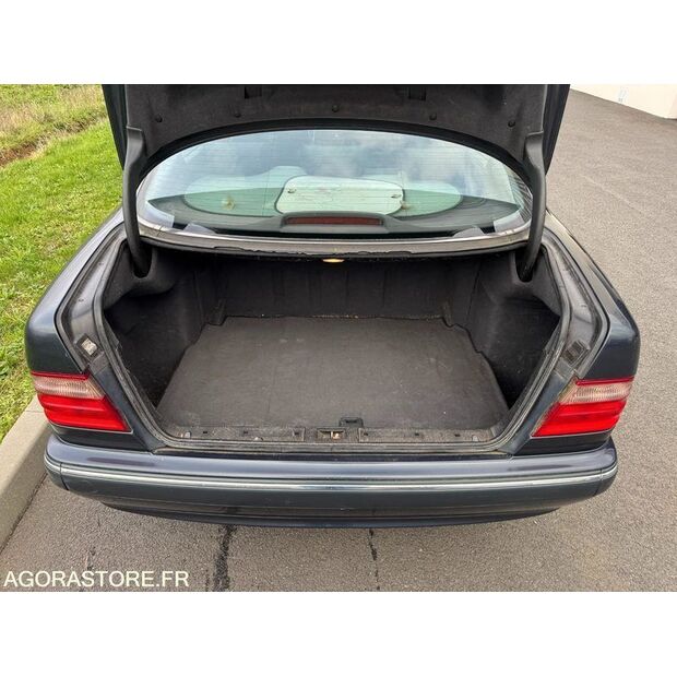 1999 Mercedes-Benz E220-45756369