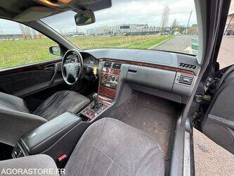 1999-mercedes-benz-e220-1427972-45756371