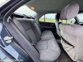 1999-mercedes-benz-e220-1427972-45756372