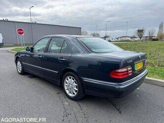 1999-mercedes-benz-e220-1427972-45756376