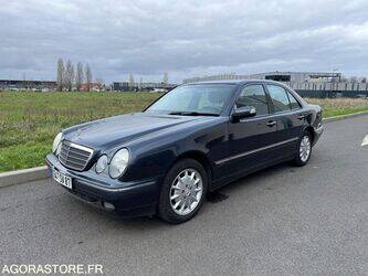 1999-mercedes-benz-e220-1427972-45756377