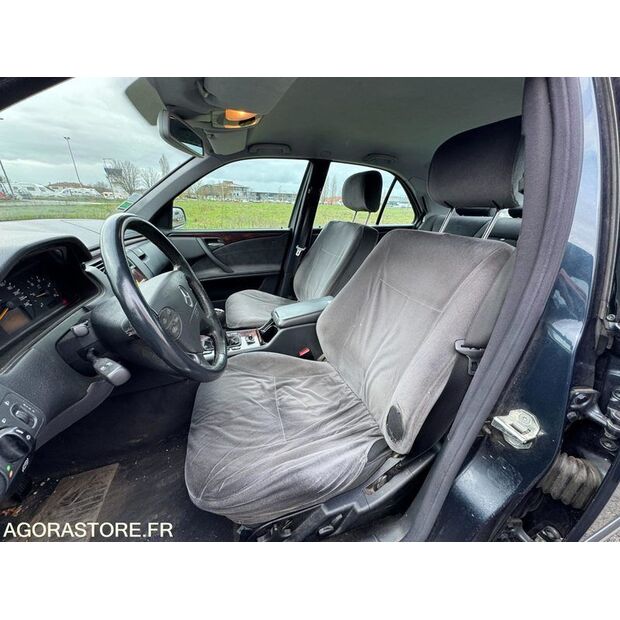 1999 Mercedes-Benz E220-45756380