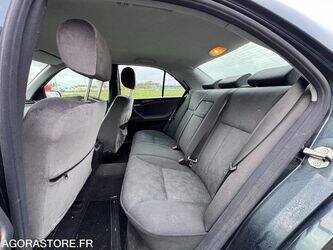 1999-mercedes-benz-e220-1427972-45756381