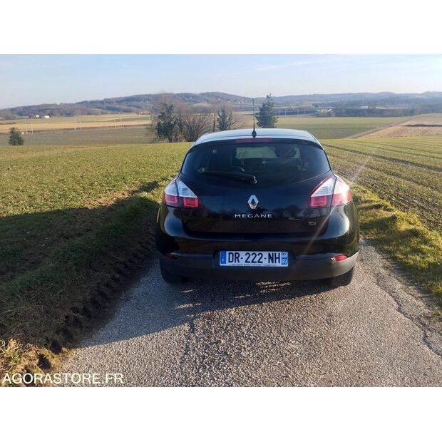 2015 رينو Megane-45756470