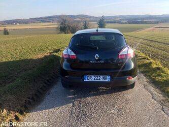 2015-renault-megane-1427979-45756470