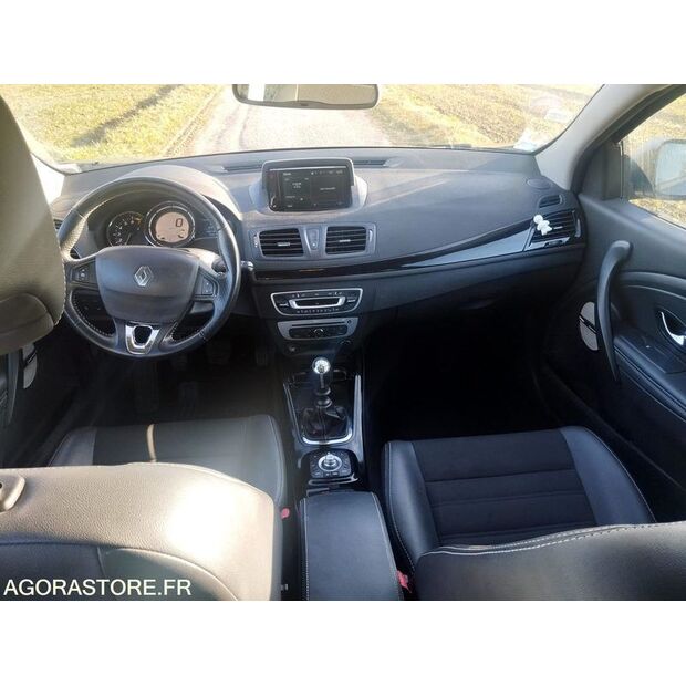 2015 رينو Megane-45756471