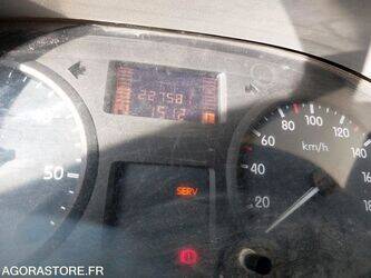 2010-renault-master-1427980-45756478