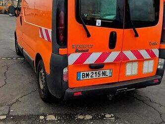 2004-renault-trafic-1427984-45756507