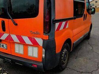 2004-renault-trafic-1427984-45756509