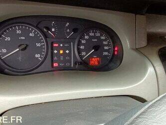 2004-renault-trafic-1427984-45756512