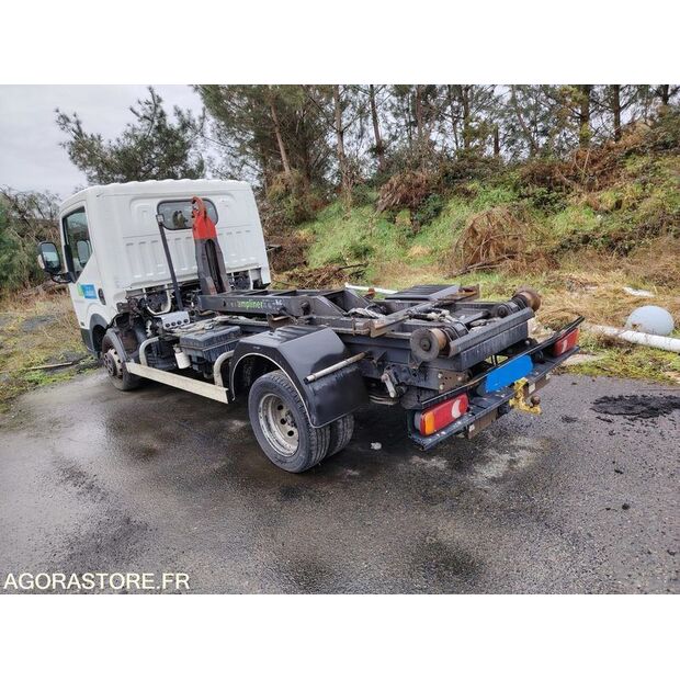 2016 NISSAN Cabstar-45756719