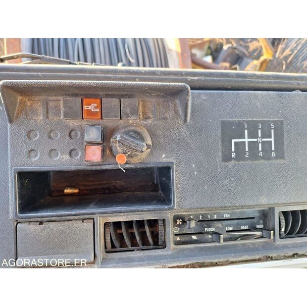 1999 Renault M210-45756733