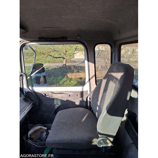 1999 Renault M210-45756735