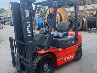 صورة ل مناولة العتاد 2024 هيلي H2000