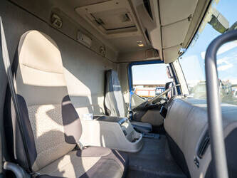 2012-renault-premium-300-1428011-45757181