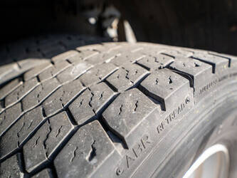 2012-renault-premium-300-1428011-45757182