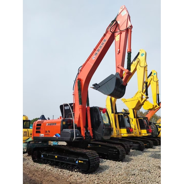 2025 هيتاشى ZX240-45757734