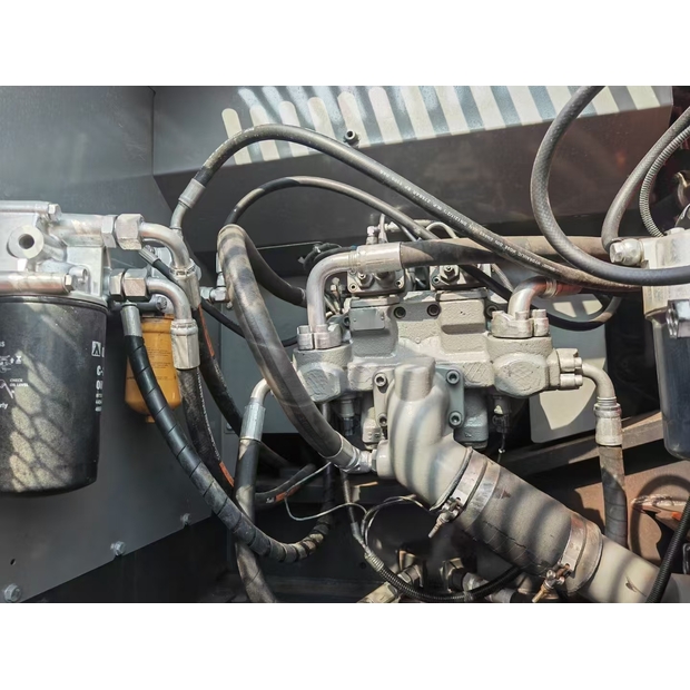 2025 هيتاشى ZX240-45757737