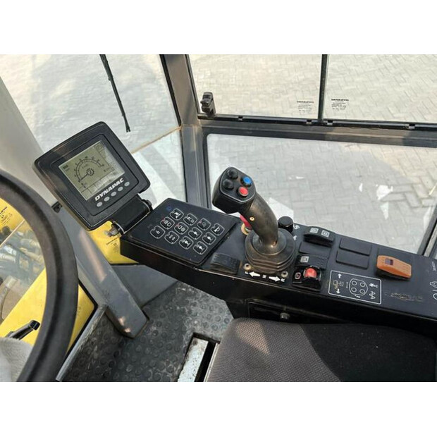 2015 DYNAPAC CC2200-45758168