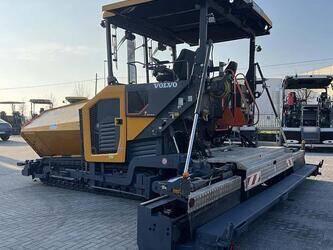 2018-volvo-p-7820d-45758253