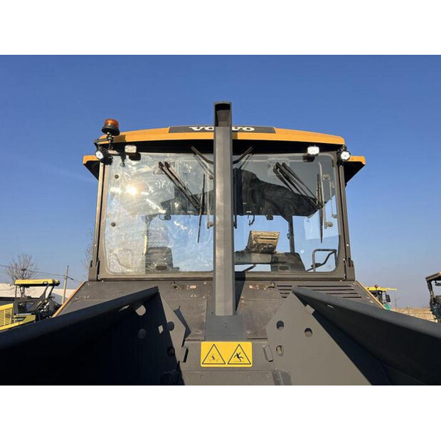 2018 فولفو P 7820D-45758282