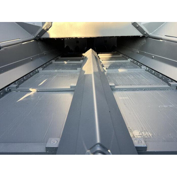 2018 فولفو P 7820D-45758283