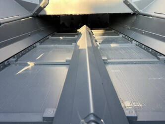 2018-volvo-p-7820d-45758283