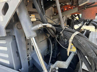 2018-volvo-p-7820d-45758286