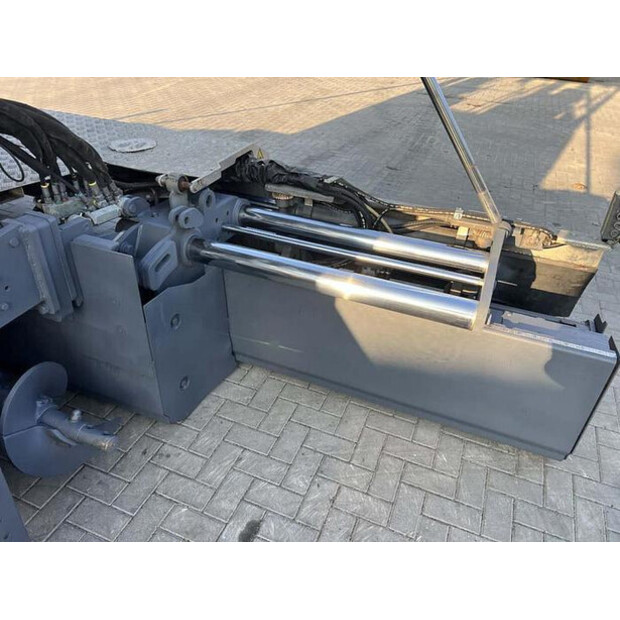 2018 فولفو P 7820D-45758287