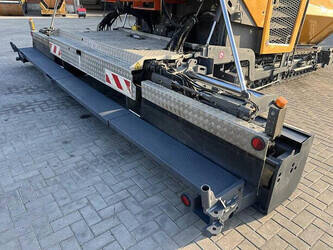 2018-volvo-p-7820d-45758298