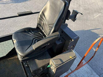 2018-volvo-p-7820d-45758320