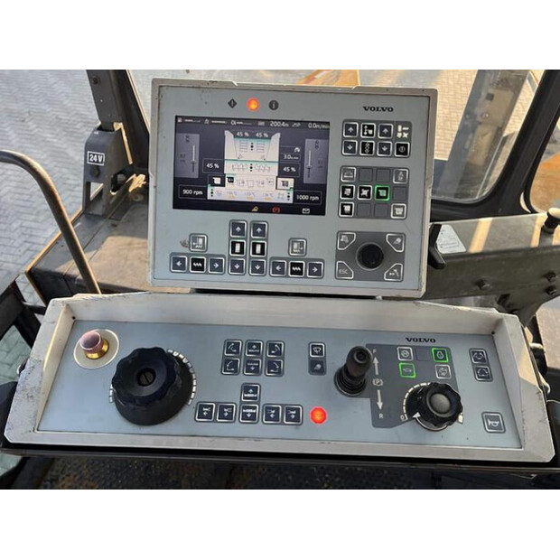 2018 فولفو P 7820D-45758324