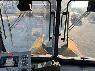 2018-volvo-p-7820d-45758330