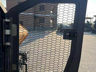 2018-volvo-p-7820d-45758339