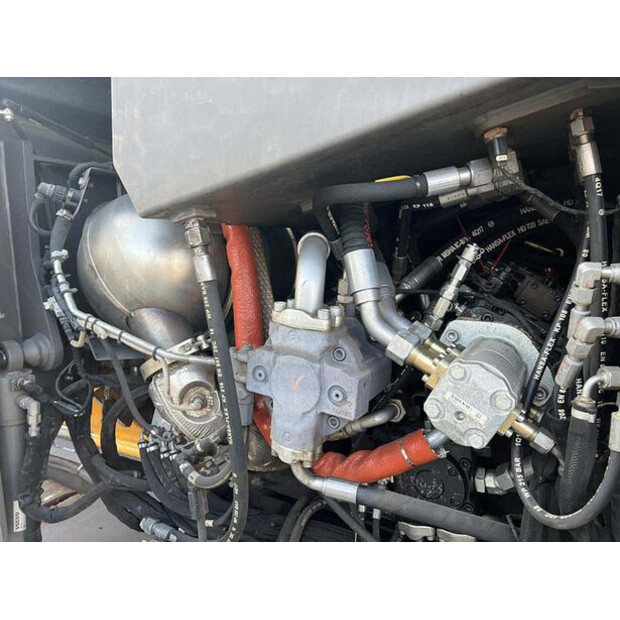 2018 فولفو P 7820D-45758352