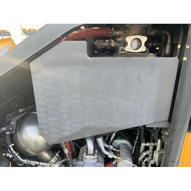 2018 فولفو P 7820D-45758355