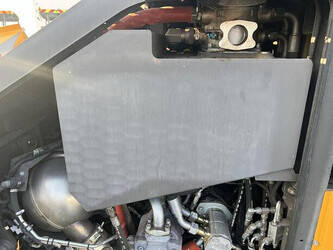 2018-volvo-p-7820d-45758355