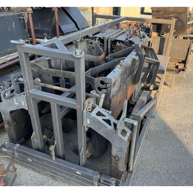 2018 فولفو P 7820D-45758381