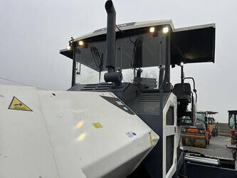 2014-volvo-p7820c-1237122-45758683