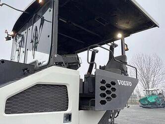 2014-volvo-p7820c-1237122-45758688