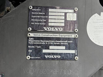 2014-volvo-p7820c-1237122-45758690