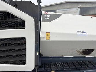 2014-volvo-p7820c-1237122-45758704