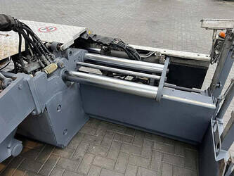 2014-volvo-p7820c-1237122-45758712